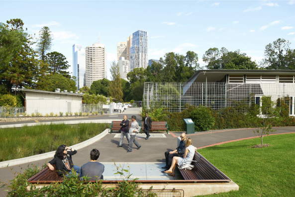 Baunetz, Architektur, news, architecture, Australien, Australia, Melbourne, Fitzroy Gardens, Visitor Center, Park, Gartenanlage, Kinder, Wassertank, Wasserspeicher, Regenauffangbecken, Nachhaltiges Bauen, Besucherzentrum, Informationszentrum, City of Melbourne City Design Studio, City of Melbourne Tourism, Nils Koenning