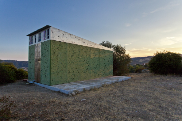 Wochenendhaus, Chalkidiki, Eva Sopeoglou, Im Schatten der Olivenbume, Griechenland, CNC, Olive Tree House, CNC-Stanzverfahren, METALCO, Bartlett School of Architecture in London, Wohnkomfort, Bume, Bltter, Ferienhouse, Holiday Home, Retreat, Olives, Greece, Halbinsel