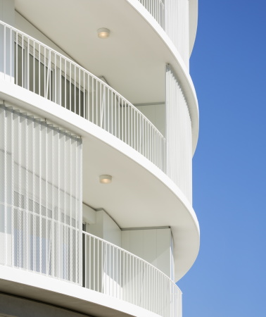 Baunetz, Architektur, Meldungen, Architekturprojekte, Frankreich, Tours, Jacques Ferrier, Wohnhaus, Turm, Wohnturm, Tour Lumiere, Wettbewerbsgewinn, low-energy building, residential building, sozialer Wohnungsbau, Le Galion, zylindrische Form, Rotunde, Mathieu Ducros, Luc Boegly