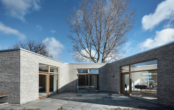 Baunetz, Architektur, architecture, Aarhus, Strand, beach, Denmark, Dnemark, Villa, Wohnhaus, Einfamilienhaus, skandinavischer Stil, Wald, wood, Midtjylland, Kulturhaupstadt Europa 2017, Kulturhauptstadt, ADEPT, Jacob Lerche, visitAarhus