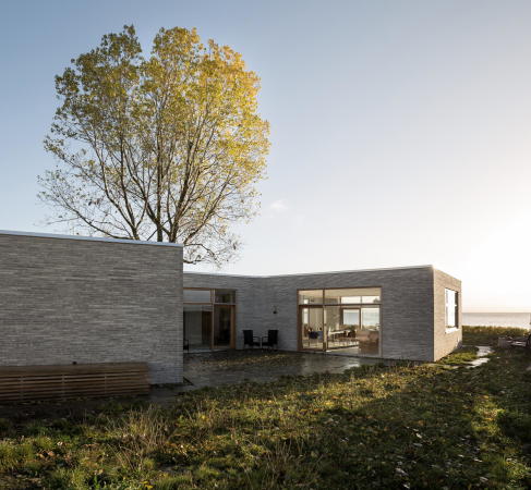 Baunetz, Architektur, architecture, Aarhus, Strand, beach, Denmark, Dnemark, Villa, Wohnhaus, Einfamilienhaus, skandinavischer Stil, Wald, wood, Midtjylland, Kulturhaupstadt Europa 2017, Kulturhauptstadt, ADEPT, Jacob Lerche, visitAarhus