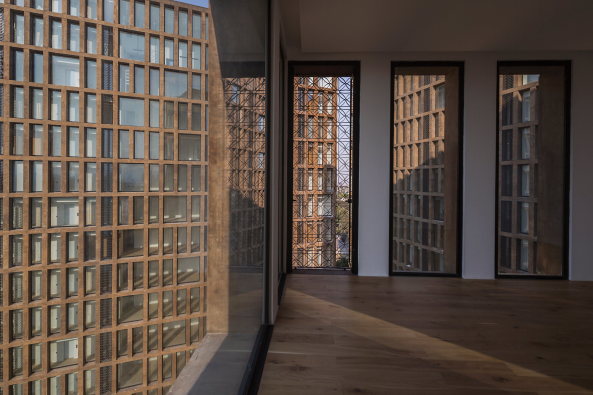 Onnis Luque, Luis Aldrete, mexiko, mexico, guadalajara, neubau, wohnungsbau, wohnturm, turm, wohnanlage, wasser, schwimmbecken, fassade, aussicht, landschaft, natur, berg, hang, hanglage, architect, architekt, architektur, Rinconada Margaritas