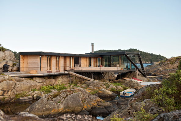 Baunetz, Architektur, architecture, Norwegen, Norge, Norway, Sommerhaus, Summer cabin, Wohnhaus, Einfamilienhaus, Kinder, Fjord, Stein, Holz, Lund Hagem, Oslo, Larvik, Bucht, Vestfold, Sdnorwegen, Skagerrak, Lille Arya, Ivar Kvaal Hytter, Alexander Westberg