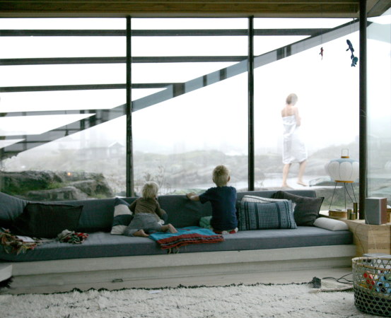 Baunetz, Architektur, architecture, Norwegen, Norge, Norway, Sommerhaus, Summer cabin, Wohnhaus, Einfamilienhaus, Kinder, Fjord, Stein, Holz, Lund Hagem, Oslo, Larvik, Bucht, Vestfold, S�dnorwegen, Skagerrak, Lille Ar�ya, Ivar Kvaal Hytter, Alexander Westberg