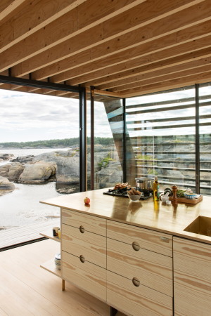 Baunetz, Architektur, architecture, Norwegen, Norge, Norway, Sommerhaus, Summer cabin, Wohnhaus, Einfamilienhaus, Kinder, Fjord, Stein, Holz, Lund Hagem, Oslo, Larvik, Bucht, Vestfold, S�dnorwegen, Skagerrak, Lille Ar�ya, Ivar Kvaal Hytter, Alexander Westberg