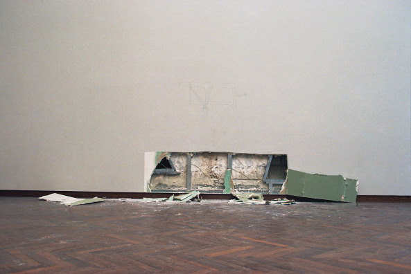 Laura J. Padgett, Fotografie, Stdel-Schule, Stdel-Museum, Frankfurt am Main, Neubau, Schauman Kai, Architektur, Ausstellung, Somehow Real, Hessischer Rundfunk, Museum Giersch, Schaumainkai 83, Beirut, Baustelle, Im Bau, Baustellenfotografie, Peter Zumthor