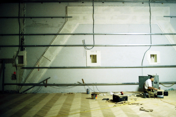 Laura J. Padgett, Fotografie, Stdel-Schule, Stdel-Museum, Frankfurt am Main, Neubau, Schauman Kai, Architektur, Ausstellung, Somehow Real, Hessischer Rundfunk, Museum Giersch, Schaumainkai 83, Beirut, Baustelle, Im Bau, Baustellenfotografie, Peter Zumthor