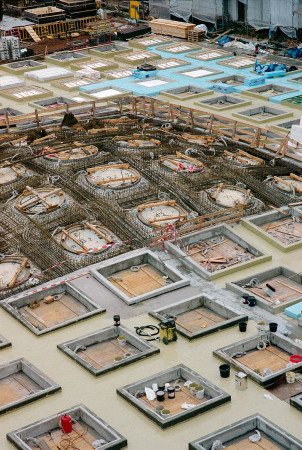 Laura J. Padgett, Fotografie, Stdel-Schule, Stdel-Museum, Frankfurt am Main, Neubau, Schauman Kai, Architektur, Ausstellung, Somehow Real, Hessischer Rundfunk, Museum Giersch, Schaumainkai 83, Beirut, Baustelle, Im Bau, Baustellenfotografie, Peter Zumthor