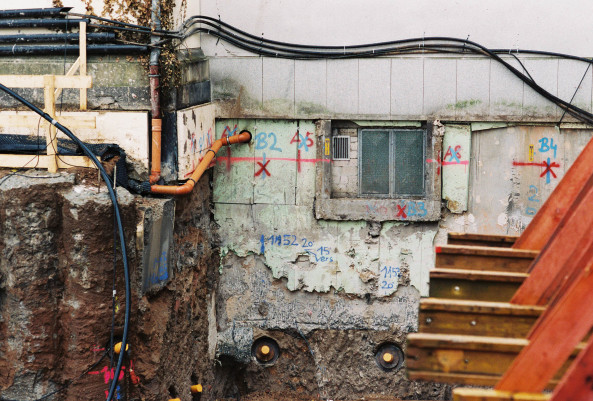 Laura J. Padgett, Fotografie, St�del-Schule, St�del-Museum, Frankfurt am Main, Neubau, Schauman Kai, Architektur, Ausstellung, Somehow Real, Hessischer Rundfunk, Museum Giersch, Schaumainkai 83, Beirut, Baustelle, Im Bau, Baustellenfotografie, Peter Zumthor