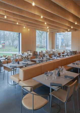 Baunetz, Architektur, Medlungen, Architekturprojekte, Schweden, Lund, Elding Oscarson, Skissernas Museum, �ke E:son Lindman, Erweiterung, Anbau, Bauen im Bestand, Foyer, Restaurant, Shop, Cortenstahl, Multifunktionshalle