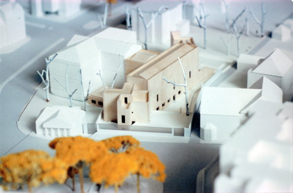 Baunetz, Meldungen, Meldung, Burkhard Grashorn, Simon Scheithauer, Michael Kraus; Nachruf, Weimar, Venedig, Wils Ebert, Berlin, Rom, Ludovico Quaroni, Paolo Portoghesi, Vittorio Gigliotti, Alfred Hrdlicka, Biennale, Gastprofessuren in Oldenburg, Bremen und Venedig, Manon Hoof