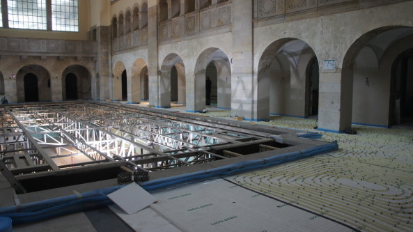 Baunetz, Meldung, Architektur, Berlin, cpm, Britt Sylvia Eckelmann, Mathias Jensch, architecture, Deutschland, Germany, Prenzlauer Berg, Oderberger Stra�e, Oderberger Stadtbad, Hallenbad, Umbau, Hotel, Bar, Pool, Restaurant, renovation, GLS Sprachenzentrum, Ferdinand-Quast-Medaille, Denkmalschutz, heritage