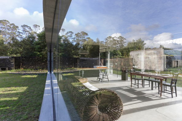 Baunetz, Meldung, Architektur, architecture, Portugal, portuguese, Azoren, Paulo Lima, Chiara Bettelli, Rosa Muerta, ARCO mais, 2015, 2017, Paulo Goulart, Einfamilienhaus, Haus, Wohnhaus, house, living, residential, Villa, concrete, Beton, Sichtbeton, Rabo de Peixe, Spolie