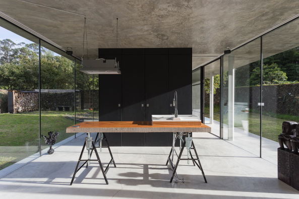 Baunetz, Meldung, Architektur, architecture, Portugal, portuguese, Azoren, Paulo Lima, Chiara Bettelli, Rosa Muerta, ARCO mais, 2015, 2017, Paulo Goulart, Einfamilienhaus, Haus, Wohnhaus, house, living, residential, Villa, concrete, Beton, Sichtbeton, Rabo de Peixe, Spolie