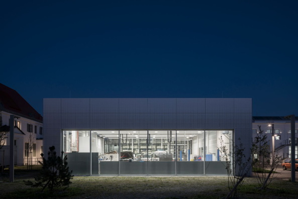 Lanz Architekten, florian holzherr, bmw, bayrische, motoren, werke, motorenwerke, umbau, renovierung, 100., hundertster geburtstag, klassik, klassisch, neubau, areal, m�nchen, niederlassung, oldtimer, auto, motor, metall, werkstatt, produktion, halle, group, classic