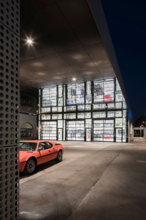 Lanz Architekten, florian holzherr, bmw, bayrische, motoren, werke, motorenwerke, umbau, renovierung, 100., hundertster geburtstag, klassik, klassisch, neubau, areal, mnchen, niederlassung, oldtimer, auto, motor, metall, werkstatt, produktion, halle, group, classic