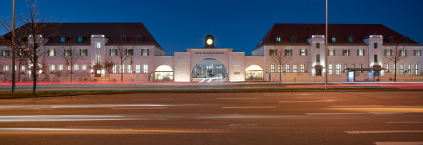 Lanz Architekten, florian holzherr, bmw, bayrische, motoren, werke, motorenwerke, umbau, renovierung, 100., hundertster geburtstag, klassik, klassisch, neubau, areal, mnchen, niederlassung, oldtimer, auto, motor, metall, werkstatt, produktion, halle, group, classic