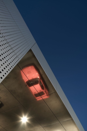 Lanz Architekten, florian holzherr, bmw, bayrische, motoren, werke, motorenwerke, umbau, renovierung, 100., hundertster geburtstag, klassik, klassisch, neubau, areal, mnchen, niederlassung, oldtimer, auto, motor, metall, werkstatt, produktion, halle, group, classic