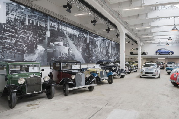 Lanz Architekten, florian holzherr, bmw, bayrische, motoren, werke, motorenwerke, umbau, renovierung, 100., hundertster geburtstag, klassik, klassisch, neubau, areal, m�nchen, niederlassung, oldtimer, auto, motor, metall, werkstatt, produktion, halle, group, classic