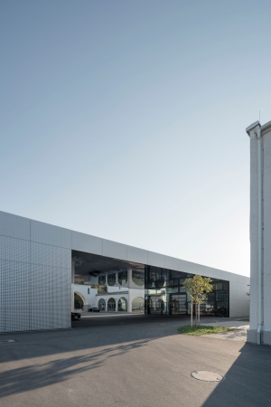 Lanz Architekten, florian holzherr, bmw, bayrische, motoren, werke, motorenwerke, umbau, renovierung, 100., hundertster geburtstag, klassik, klassisch, neubau, areal, m�nchen, niederlassung, oldtimer, auto, motor, metall, werkstatt, produktion, halle, group, classic