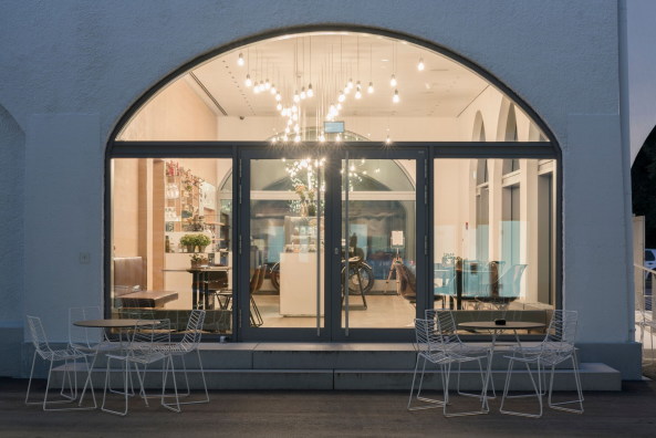 Lanz Architekten, florian holzherr, bmw, bayrische, motoren, werke, motorenwerke, umbau, renovierung, 100., hundertster geburtstag, klassik, klassisch, neubau, areal, m�nchen, niederlassung, oldtimer, auto, motor, metall, werkstatt, produktion, halle, group, classic