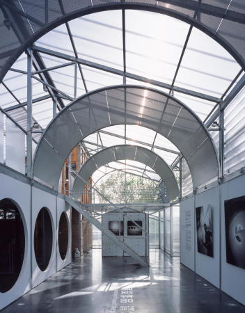 Atelier GOM, Studio Moa, tempor�re Architektur temporary architecture, neubau, Studio in Shanghai, West Bund, PVC Paneele, ephemeral, 2015, 2017, China, chinese, art, Kunst, Ausstellungen, exhibition, architecture