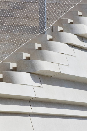 Baunetz, Meldung, Architektur, architecture, Southhampton, Grobritannien, Great Britain, England, Kino, cinema, Multiplex, shopping, retail, Einkaufen, Lden, Geschfte, Restaurant, Cafs, food, eating, Watermark, WestQuay, Phase 1, ACME, 2017, Cinema, public space, landscape architecture, Landschaftsarchitektur, Auenraum, ffentlicher Raum, gekurvt, Rhren, Fassade, tubes, curved, Groform, Jack Hobhouse, Benedict Luxmoore