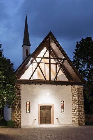 Messner, Architects, lichtenstern, waldkirche, umbau, sanierung, meditation, sakral, spirituell, sakralbau, kirche, kapelle, giebel, licht, Franz, kirchenbnke, bank, bnke, mbel, RITTEN, architektur, architekten, sdtirol, italien, bozen, alpen, alpin, Davide Perbellini