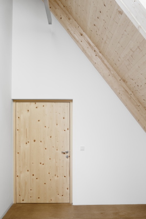 Messner, Architects, lichtenstern, waldkirche, umbau, sanierung, meditation, sakral, spirituell, sakralbau, kirche, kapelle, giebel, licht, Franz, kirchenbnke, bank, bnke, mbel, RITTEN, architektur, architekten, sdtirol, italien, bozen, alpen, alpin, Davide Perbellini