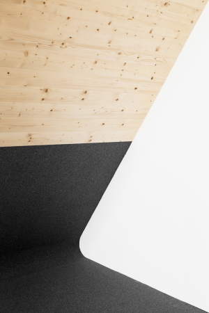 Messner, Architects, lichtenstern, waldkirche, umbau, sanierung, meditation, sakral, spirituell, sakralbau, kirche, kapelle, giebel, licht, Franz, kirchenbnke, bank, bnke, mbel, RITTEN, architektur, architekten, sdtirol, italien, bozen, alpen, alpin, Davide Perbellini