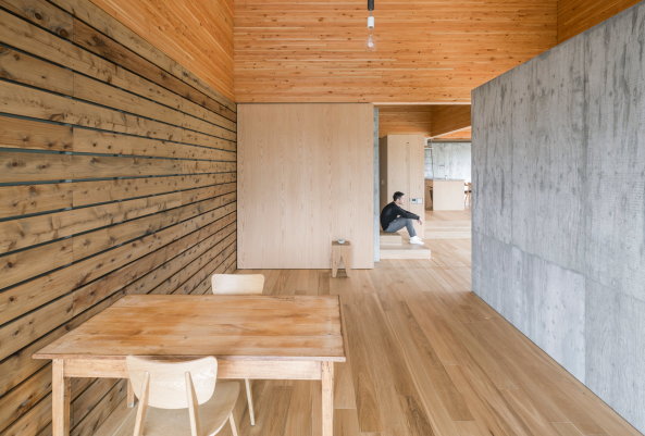 Baunetz, Meldung, Architektur, architecture, 2016, 2017, Japan, japanese, Mount Fuji Architects Studio, Sergio Pirrone, Tateyama, Toyama, Hokuriku, Wohnhaus, House, residential, Familie, family, Beton, concrete, Sichtbeton, exposed concrete, Holz, wood, Struktur, structure, Einfachheit, somplicity, einfach, simpel, reduziert, reduced, Wandscheibe, Mies van der Rohe, Mies