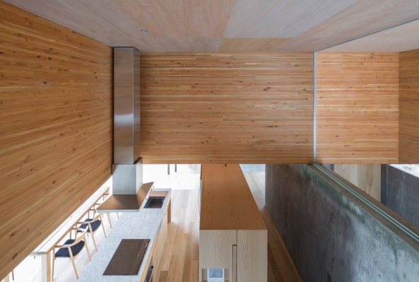 Baunetz, Meldung, Architektur, architecture, 2016, 2017, Japan, japanese, Mount Fuji Architects Studio, Sergio Pirrone, Tateyama, Toyama, Hokuriku, Wohnhaus, House, residential, Familie, family, Beton, concrete, Sichtbeton, exposed concrete, Holz, wood, Struktur, structure, Einfachheit, somplicity, einfach, simpel, reduziert, reduced, Wandscheibe, Mies van der Rohe, Mies