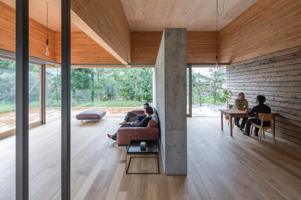 Baunetz, Meldung, Architektur, architecture, 2016, 2017, Japan, japanese, Mount Fuji Architects Studio, Sergio Pirrone, Tateyama, Toyama, Hokuriku, Wohnhaus, House, residential, Familie, family, Beton, concrete, Sichtbeton, exposed concrete, Holz, wood, Struktur, structure, Einfachheit, somplicity, einfach, simpel, reduziert, reduced, Wandscheibe, Mies van der Rohe, Mies