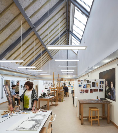 Baunetz, Meldung, Architektur, England, Grobritannien, United Kingdom, Bedales school, Schule, Kunstschule, Art school, Erweiterung, Holz, Wood, Giebel, Feilden Clegg Bradley Studios, FCBS, Petersfield, South Downs Nationalpark, hufton & crow, matthew rice