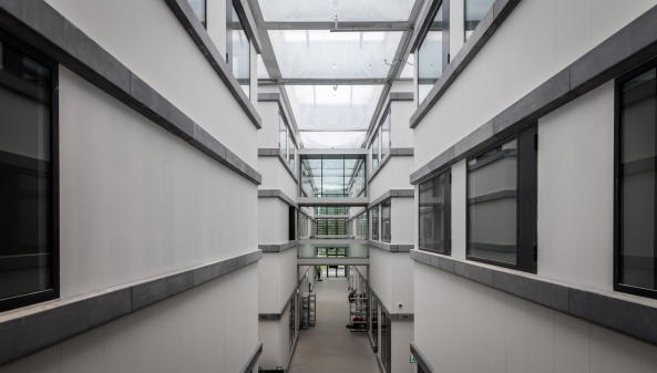 OMA, 2017, Frankreich, France, concrete, Beton, Strukturalismus, Neostrukturalismus, Lab City, Fertigstellung, science building, Forschung, Wissenschaft, laboratory, CentraleSuplec, Ellen van Loon, Rem Koolhaas, Clment Blanchet, Edouard Pervs, Bollinger + Grohmann, Saclay, Gif-sur-Yvette