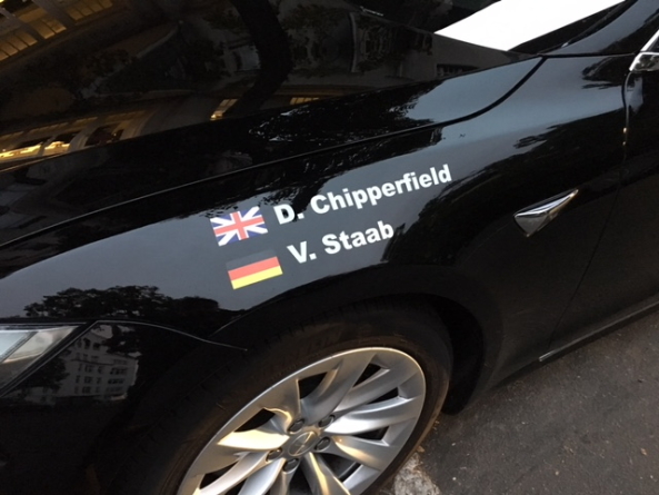 Baunetz, Meldung, Fu�ball, Architektenfu�ball, Spitzenb�ros der Hauptstadt, �Architekten Berlin Cup�. And the winner is? Max Dudler Architekten, Herzog & de Meuron, Eike Becker_Architekten, Vorjahressieger, Halbfinale Feddersen | DMSW Architekten, SV Babelsberg, Bullriding, Torwandschie�en, Eiskimo, Gorilla Barbecue, Lucas Vogelsang, BauNetz, Platin-Sponsor, Tesla, Probefahrten, Bluetooth-Soundsystem von Urban Ears, Sonic Drilling, Bar Zentral, ABC � Architekten Berlin Cup