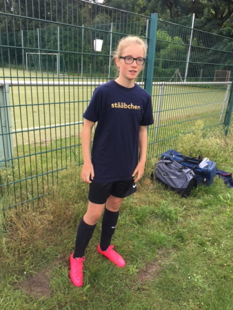 Baunetz, Meldung, Fu�ball, Architektenfu�ball, Spitzenb�ros der Hauptstadt, �Architekten Berlin Cup�. And the winner is? Max Dudler Architekten, Herzog & de Meuron, Eike Becker_Architekten, Vorjahressieger, Halbfinale Feddersen | DMSW Architekten, SV Babelsberg, Bullriding, Torwandschie�en, Eiskimo, Gorilla Barbecue, Lucas Vogelsang, BauNetz, Platin-Sponsor, Tesla, Probefahrten, Bluetooth-Soundsystem von Urban Ears, Sonic Drilling, Bar Zentral, ABC � Architekten Berlin Cup