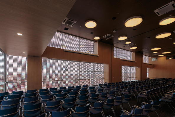 Ampliaci�n Fundaci�n Santa Fe de Bogot�, Santa Fe Foundation, Klinik, Neubau, 2017, Fertigstellung, Krankenhaus, Bogota, Kolumbien, clinic, big building, brick, Backstein, 2017, 2016, Kubus, Andres Valbuena, Alejandro Arango, El Equipo de Mazzanti, Giancarlo Mazzanti,