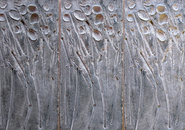 Das Betonrelief PuddleScape ist Teil einer Studentenarbeit von Delia Kulukundis aus dem Studio ParadoXcity an der University of Virginia. Sie zelebriert das Thema der Pftze als Element, in dem das Wasser langsam von der Oberflche verdunstet.