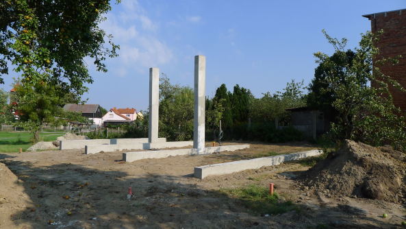 Baunetz, Meldungen, Architektur, architecture, news, Oberuckersee, Melzow, Uckermark, Deutschland, Brandenburg, Ferienhaus, Idylle, Baden, Familie, Blech, Modersohn & Freiesleben, Tobias Zepter, Haus F+N, rot, Holz, wood, Kork, Urlaub, freetime, Wochenendhaus, Datsche, Berlin, Maximilian Meisse