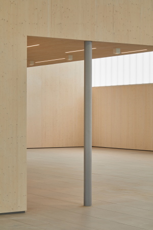 Baunetz, Meldung, Architektur, architecture, Deutschland, Germany, Halle, Westfalen, Ford, Hagemeier, Wannenmacher, Mller, Autohaus, Halle, hell, licht, freundlich, Holz, Doppelstegplatte, Csaba Mester