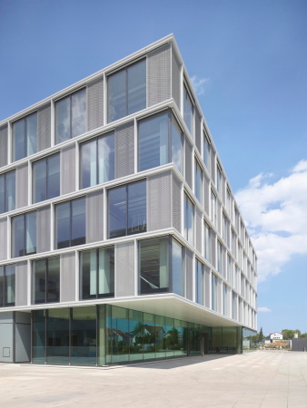 Baunetz, Stahlbetonskelett, Stuttgart, Architektur, architecture, Industrie, AEB, Softwareentwickler, Mhringen, Deutschland, Stuttgart-Ost, Headquarter, AEB Gesellschaft zur Entwicklung von Branchen-Software mbH, Riehle+Assoziierte, Hansa-Areal, Sigmaringer Strae, Abriss, Neubau, Industrieareal, Solitr, Bro, Arbeitspltze, Roland Halbe