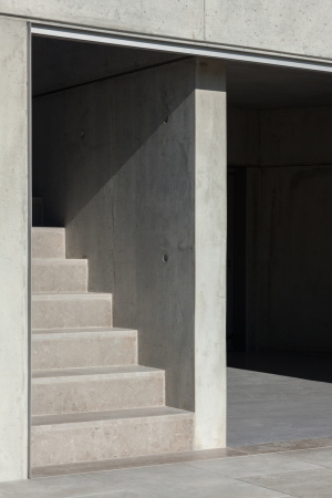 Baunetz, Meldung, Architektur, architecture, 2017, Portugal, Porto, Avanca, Estarreja, nu.ma, Nuno Silva, Villa, Haus, Einfamilienhaus, Gewerbegebiet, house, residential, living, Sichtbeton, Kiste, klar, hart, Kante, concrete, ITS, Ivo Tavares Studio