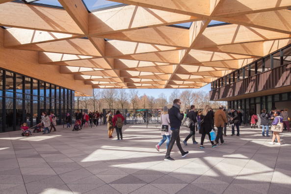 Baunetz, Meldung, Architektur, architecture, 2017, Mecanoo, Niederlande, Dutch, Keukenhof, Lisse, Amsterdam, Solarlux, Blumengromarkt, Eingang, Zugang, Tor, gatehouse, Holz, wood, copper, Kupfer, Glas