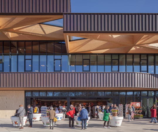 Baunetz, Meldung, Architektur, architecture, 2017, Mecanoo, Niederlande, Dutch, Keukenhof, Lisse, Amsterdam, Solarlux, Blumengromarkt, Eingang, Zugang, Tor, gatehouse, Holz, wood, copper, Kupfer, Glas