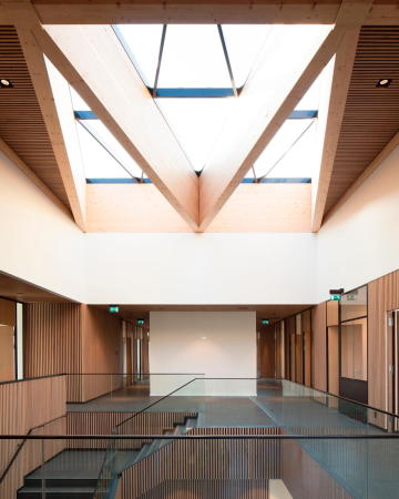 Baunetz, Meldung, Architektur, architecture, 2017, Mecanoo, Niederlande, Dutch, Keukenhof, Lisse, Amsterdam, Solarlux, Blumengromarkt, Eingang, Zugang, Tor, gatehouse, Holz, wood, copper, Kupfer, Glas