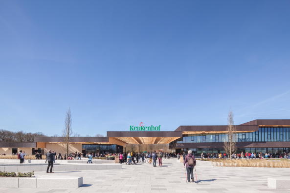 Baunetz, Meldung, Architektur, architecture, 2017, Mecanoo, Niederlande, Dutch, Keukenhof, Lisse, Amsterdam, Solarlux, Blumengromarkt, Eingang, Zugang, Tor, gatehouse, Holz, wood, copper, Kupfer, Glas