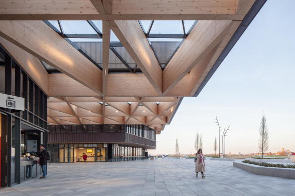 Baunetz, Meldung, Architektur, architecture, 2017, Mecanoo, Niederlande, Dutch, Keukenhof, Lisse, Amsterdam, Solarlux, Blumengromarkt, Eingang, Zugang, Tor, gatehouse, Holz, wood, copper, Kupfer, Glas