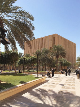 Meldungen, Baunetz, Albert Speer, 19342017, Junior, Architekt, Stadtplaner, gestorben, Nachruf, 19342017, 83 Jahre, Vorausdenker, Albert Speer & Partner, intelligente Stadt, Shanghai, Frankfurt am Main, EZB, Europaviertel, Autorin: Friederike Meyer, Klner Innenstadt, Masterplan, Riad, Lybien, Fuball-WM in Katar, Holbeinsteg, Schreinerlehre