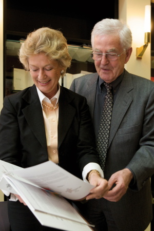 Meldungen, Baunetz, Albert Speer, 19342017, Junior, Architekt, Stadtplaner, gestorben, Nachruf, 19342017, 83 Jahre, Vorausdenker, Albert Speer & Partner, intelligente Stadt, Shanghai, Frankfurt am Main, EZB, Europaviertel, Autorin: Friederike Meyer, Klner Innenstadt, Masterplan, Riad, Lybien, Fuball-WM in Katar, Holbeinsteg, Schreinerlehre